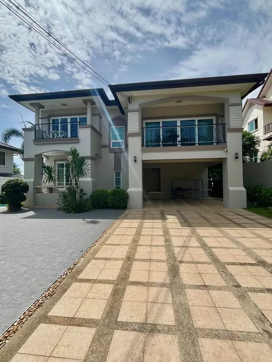 4 Bedroom Villa for sale in Toongklom Tanman