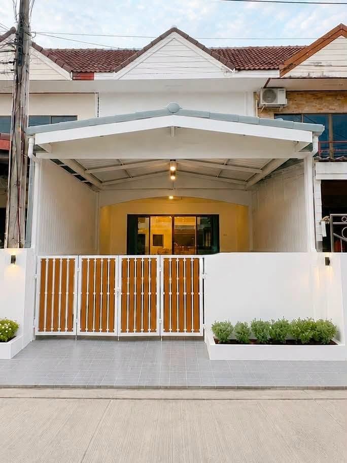 2 Bedroom Townhouse for sale at Kittima Garden Home