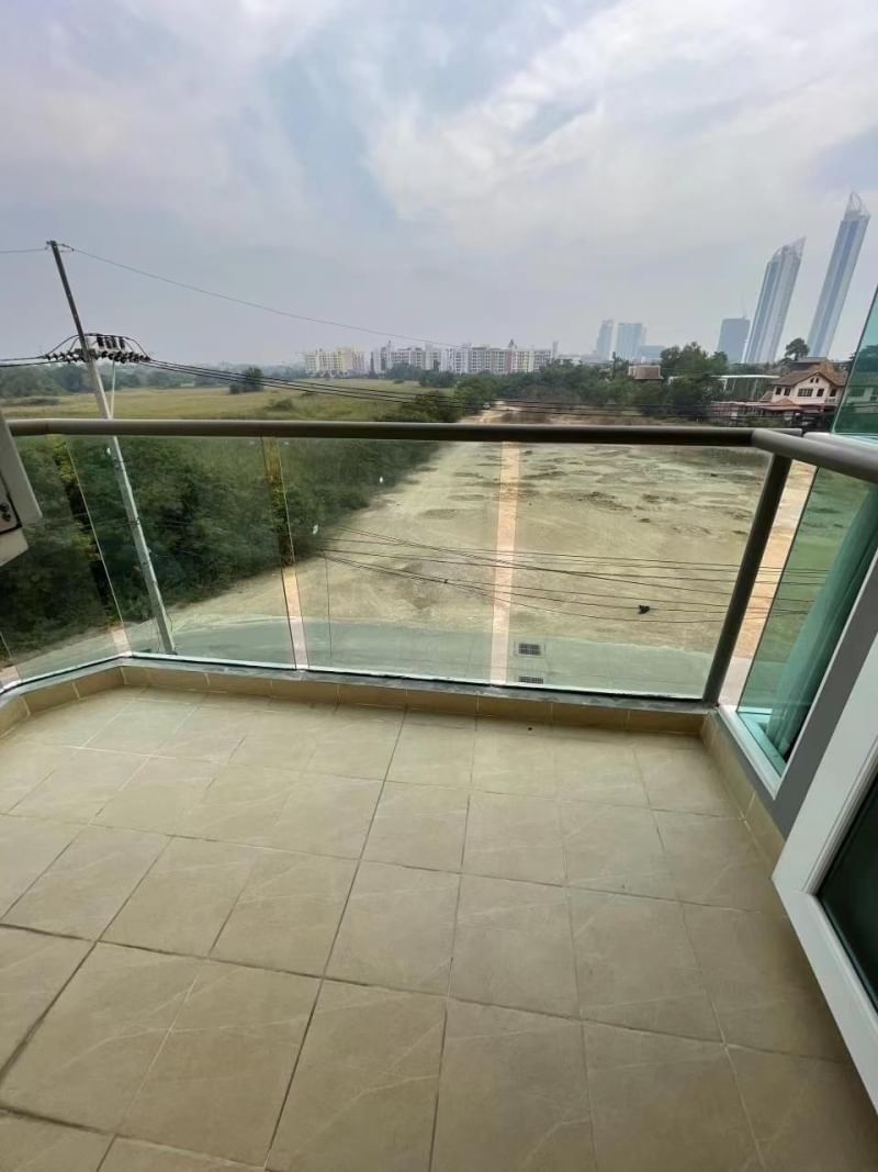 1 Bedroom Condo for sale at La Santir