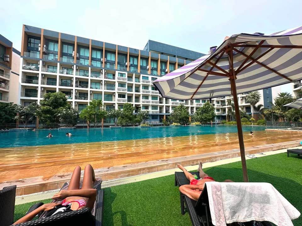 1 Bedroom Condo for sale at Laguna Beach Resort 2