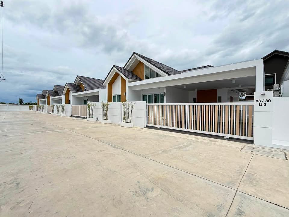 3 Bedroom House for sale in Takhian Tia