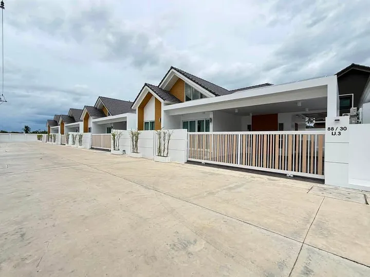 3 Bedroom House for sale in Takhian Tia