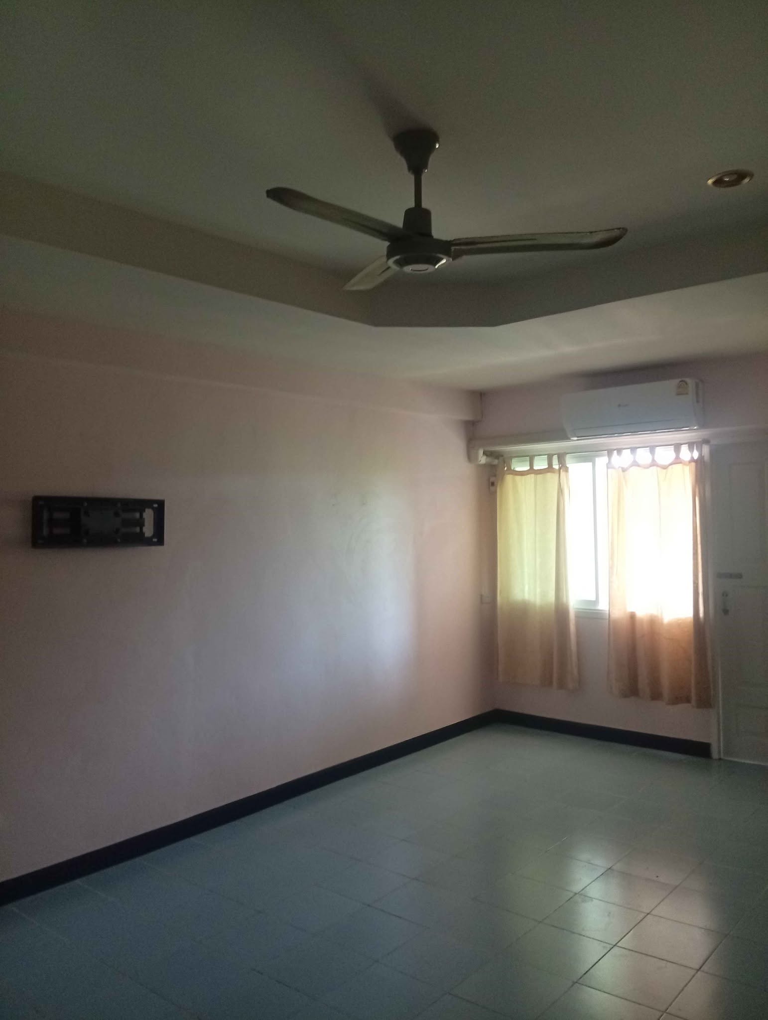 1 Bedroom Condo for sale at Somboon Condo