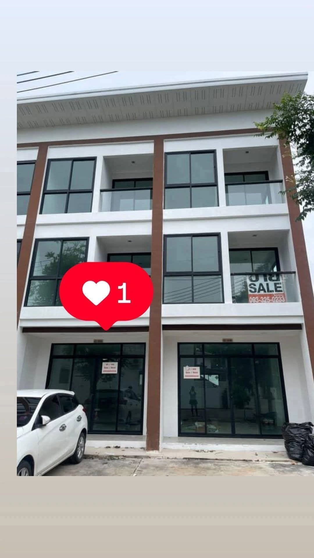 Condo for sale at Renaissance