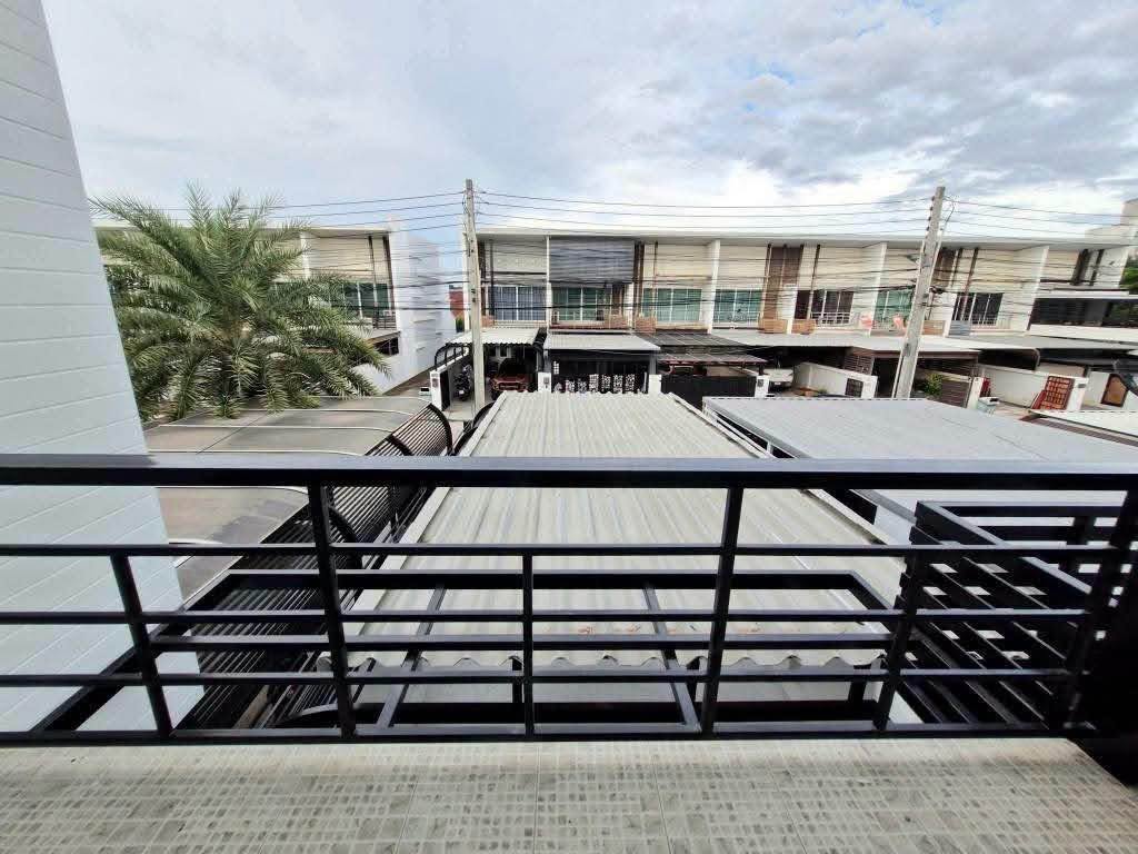 2 Bedroom Townhouse for sale in Chaiyapruek 2
