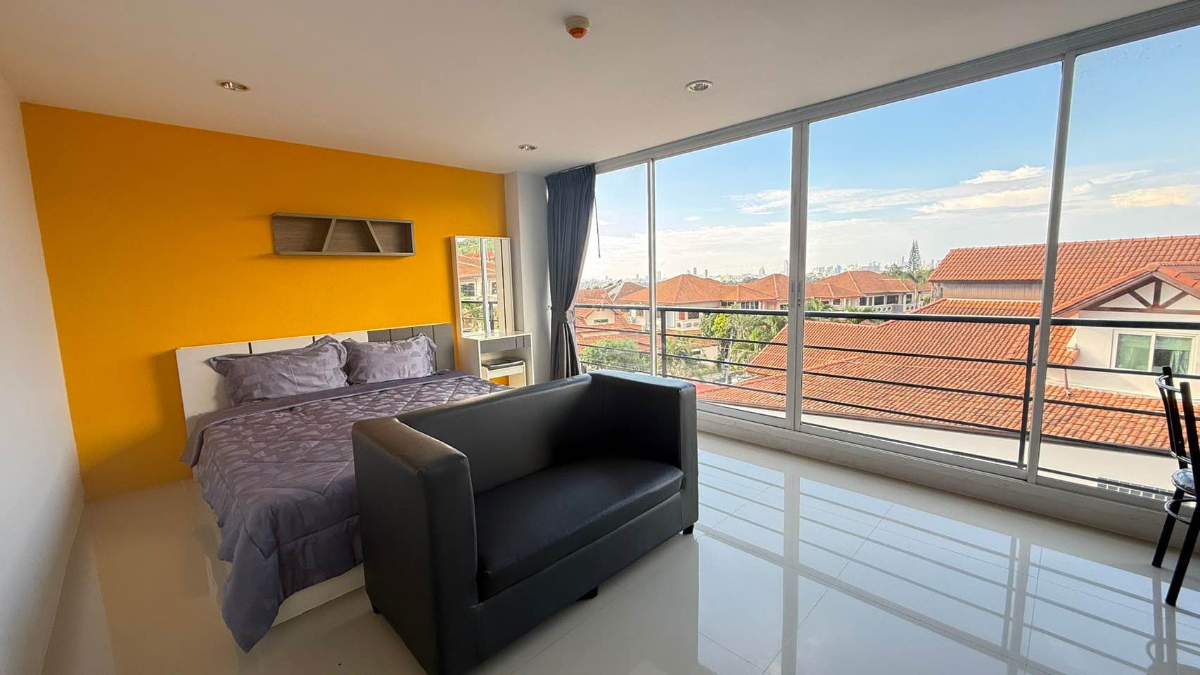 Studio for rent in Khao Talo