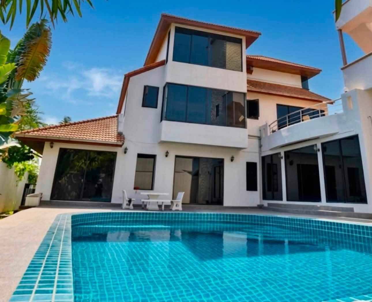 6 Bedroom House for rent at Paradise Villa 1
