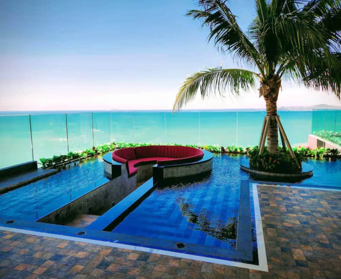 1 Bedroom Condo for rent at The Riviera Ocean Drive