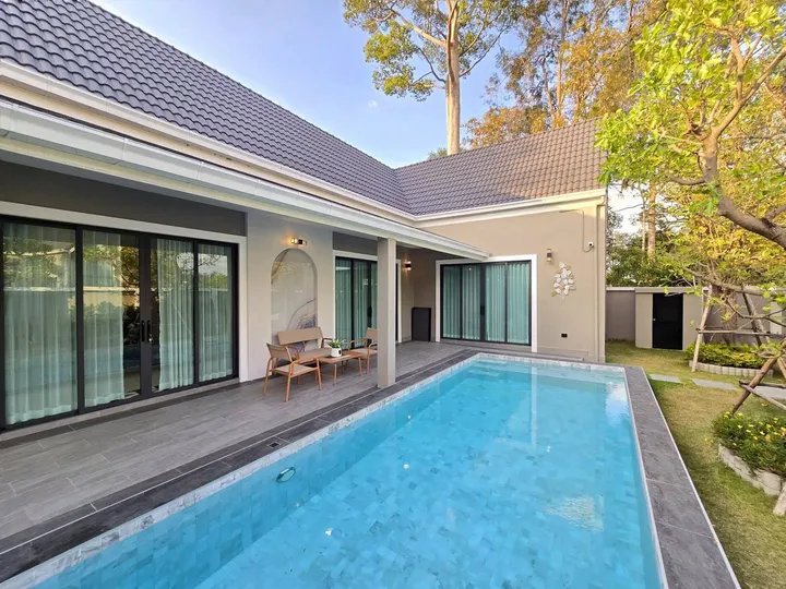 3 Bedroom Villa for sale in Pornprapanimit