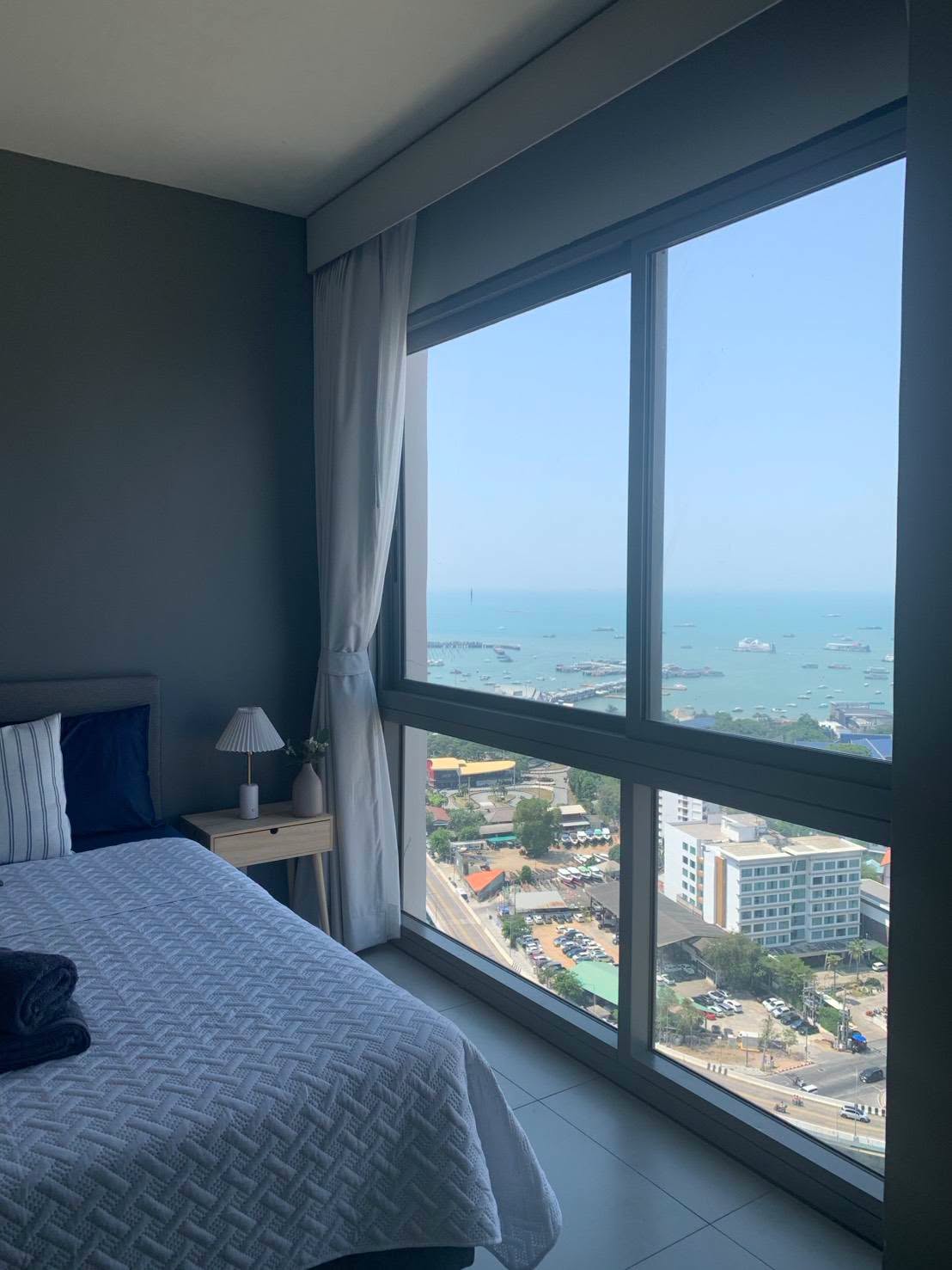 Condo for rent at Unixx