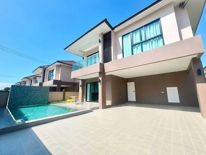 Photo from a listing at The Lake