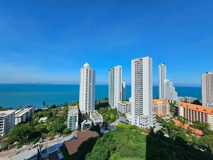 2 Bedroom Condo for rent at Riviera Wongamat