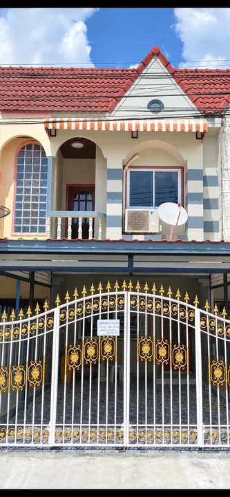 3 Bedroom Townhouse for sale in Rong Po