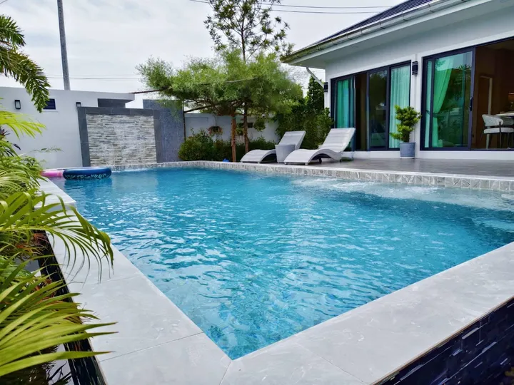 4 Bedroom Villa for sale in Jomtien