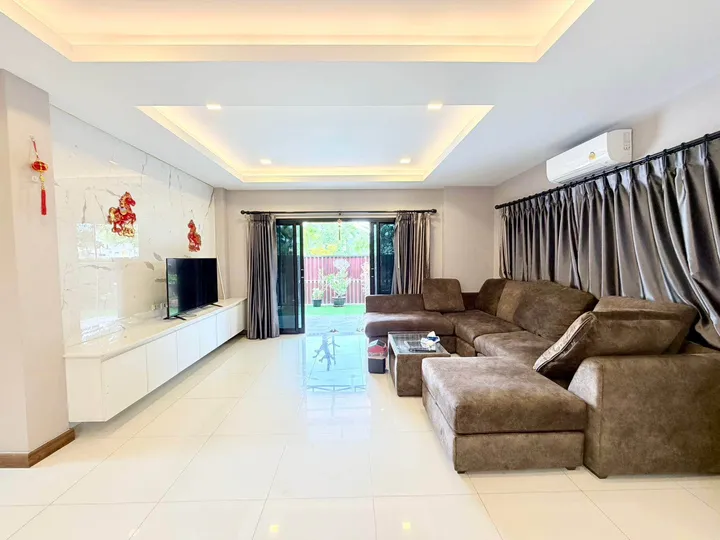 4 Bedroom House for rent at The Lake