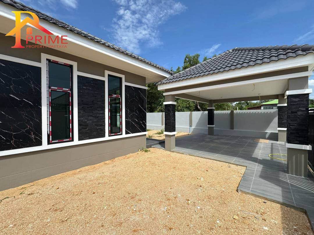3 Bedroom House for sale in Chak Nok