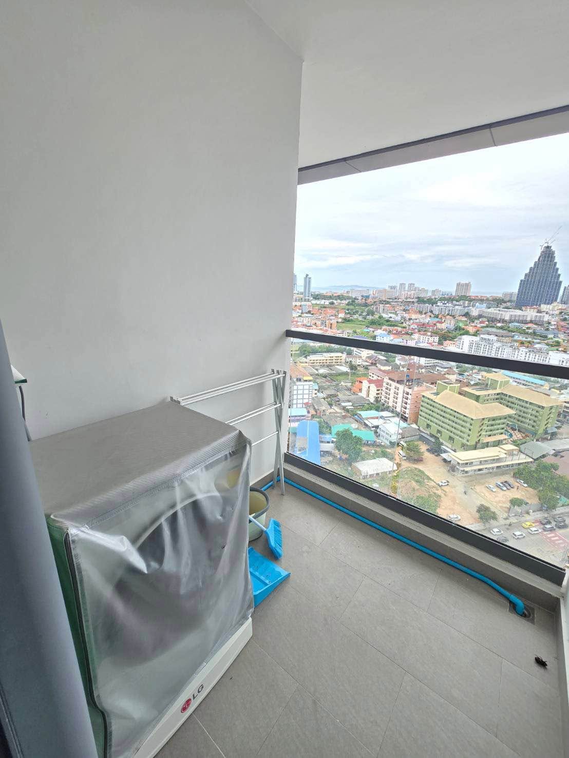 1 Bedroom Condo for rent at Arcadia Millennium Tower