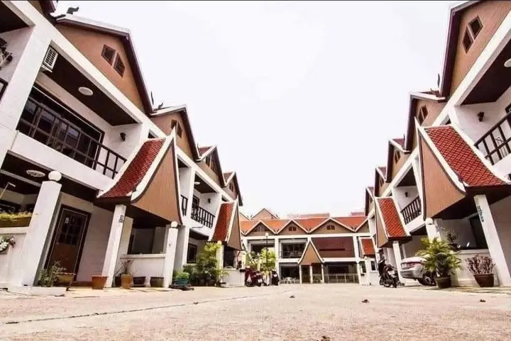 4 Bedroom Townhouse for rent in Pratumnak