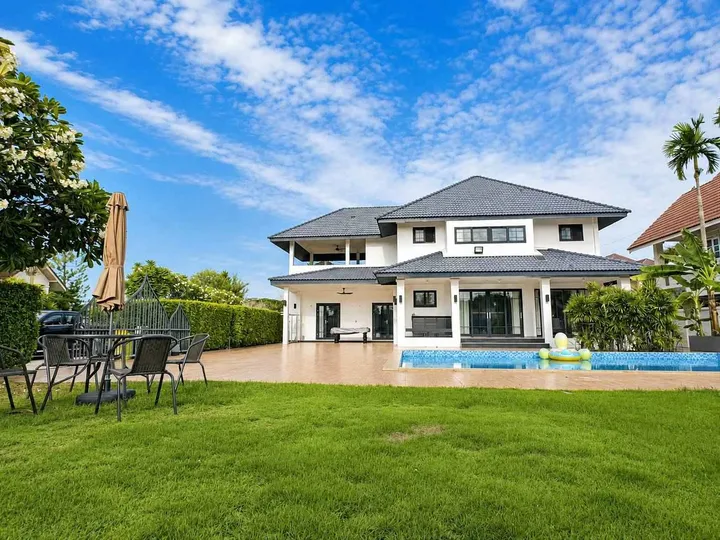 5 Bedroom Villa for sale at Pattaya Park Hill Village