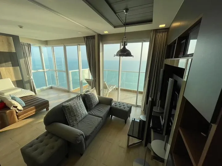 2 Bedroom Condo for sale at Cetus Beachfront