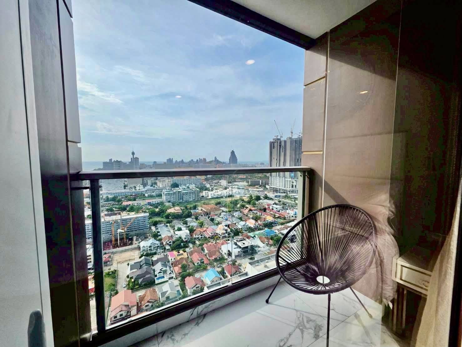 2 Bedroom Condo for rent at Copacabana