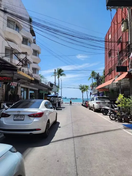 Commercial for rent in Walking Street
