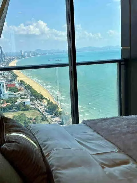 2 Bedroom Condo for rent at Copacabana