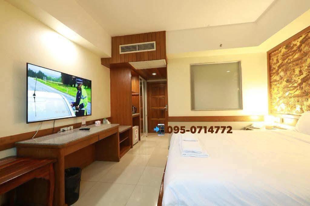 6 Bedroom Villa for sale in Jomtien