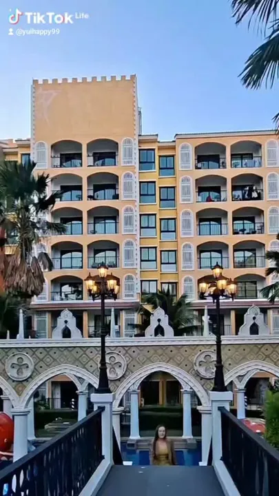 Condo for sale at Venetian
