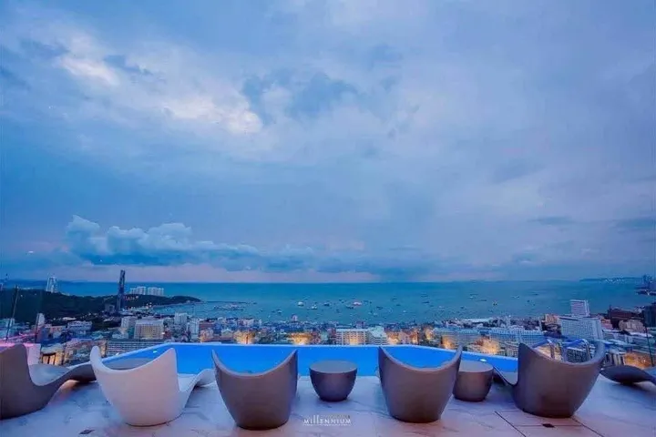 1 Bedroom Condo for rent at Arcadia Millennium Tower