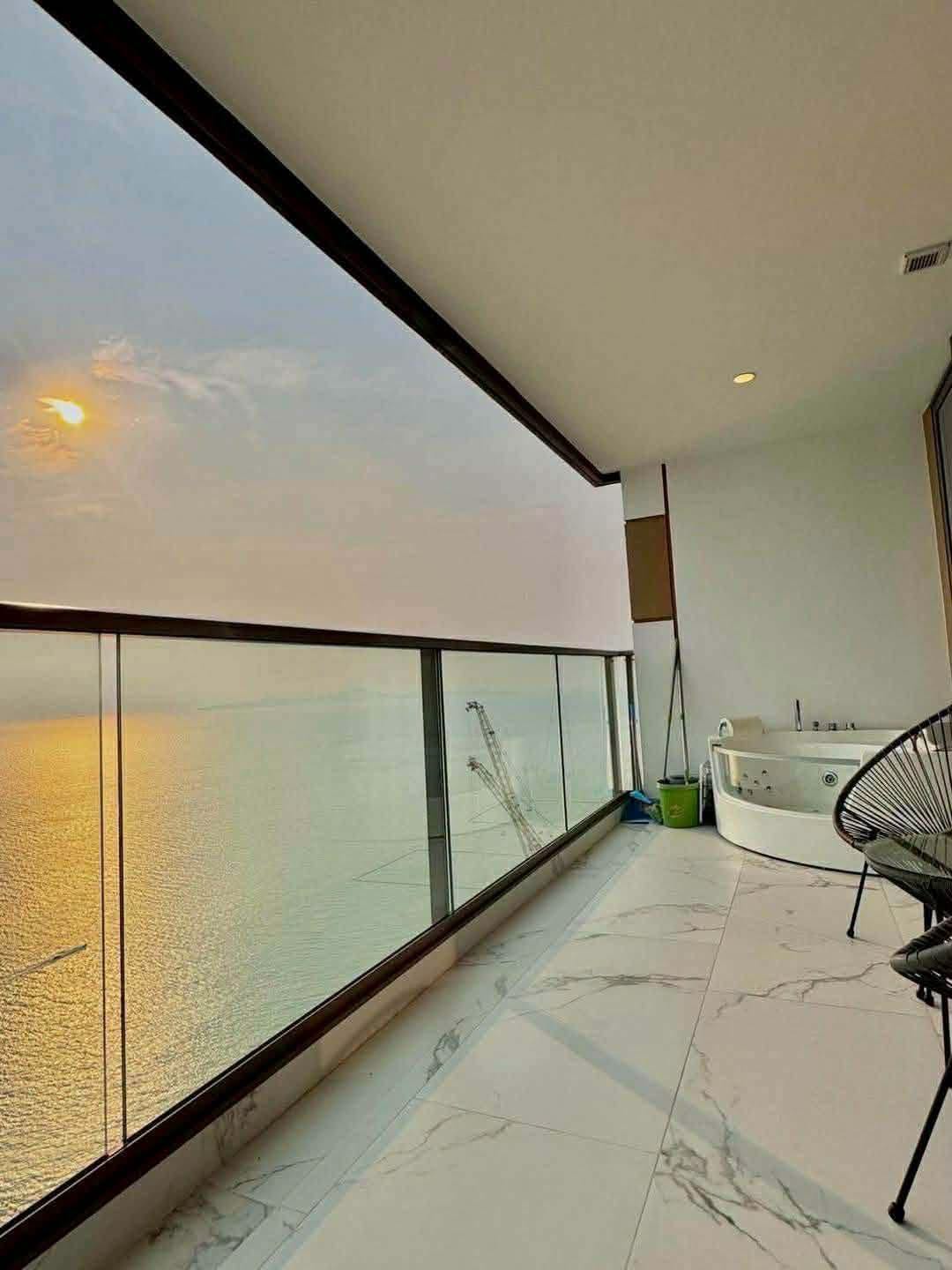 2 Bedroom Condo for sale at Copacabana
