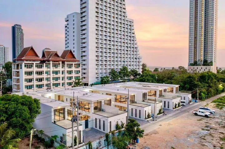 5 Bedroom House for rent in Jomtien