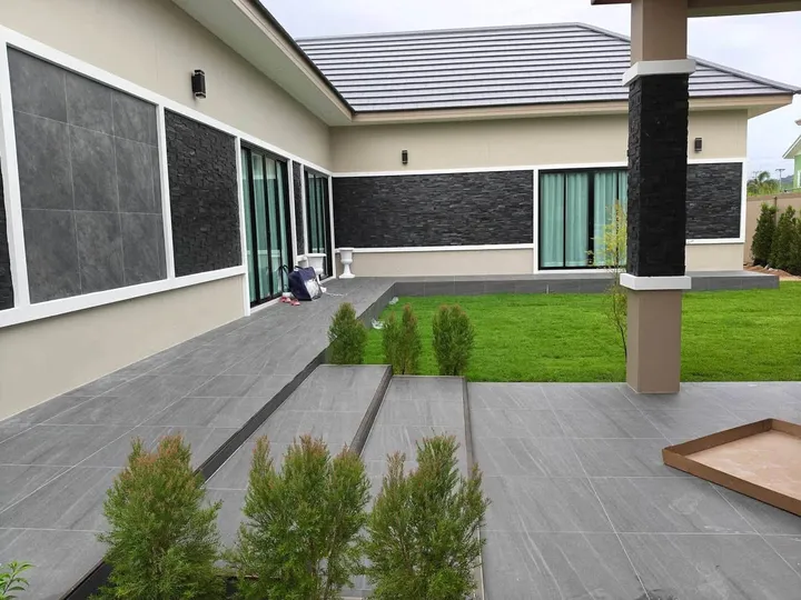 3 Bedroom House for sale in Pong