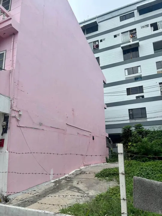 Commercial for sale in Thepprasit