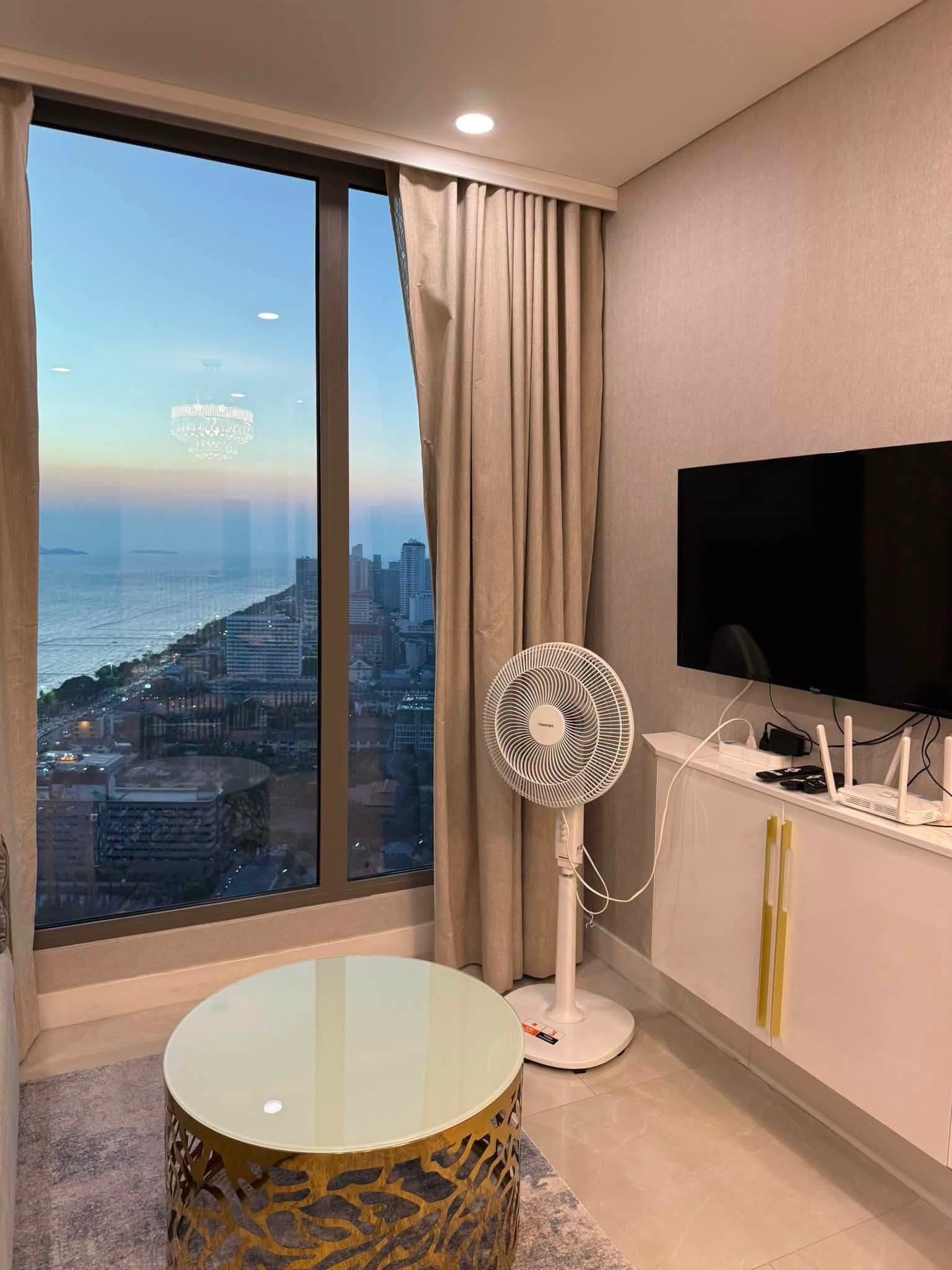 1 Bedroom Condo for rent at Copacabana