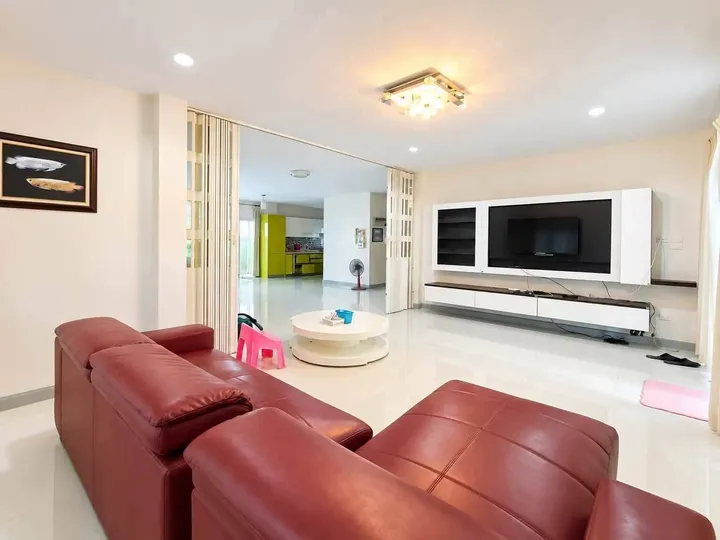 3 Bedroom House for rent at Casaluna Bangsaen