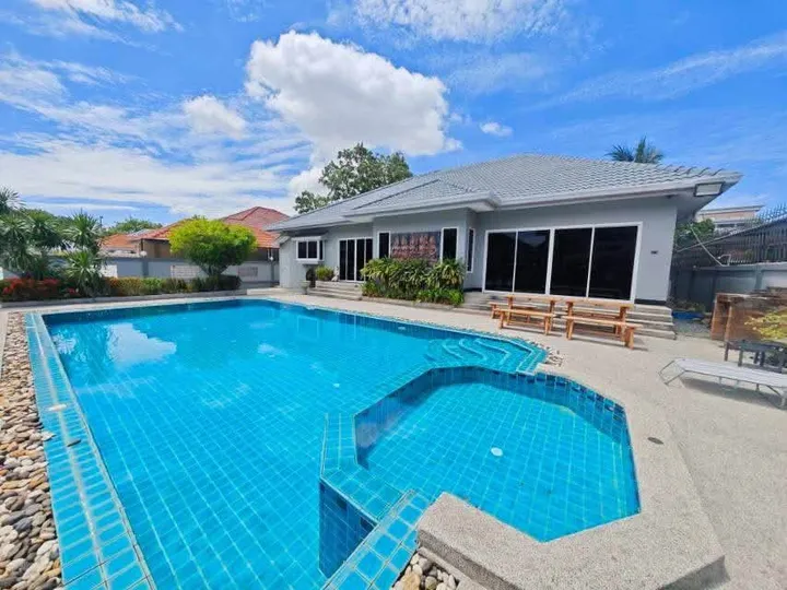 5 Bedroom Villa for rent at View Point Village