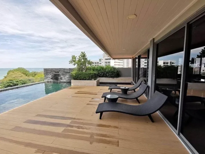2 Bedroom Condo for sale at The Senate