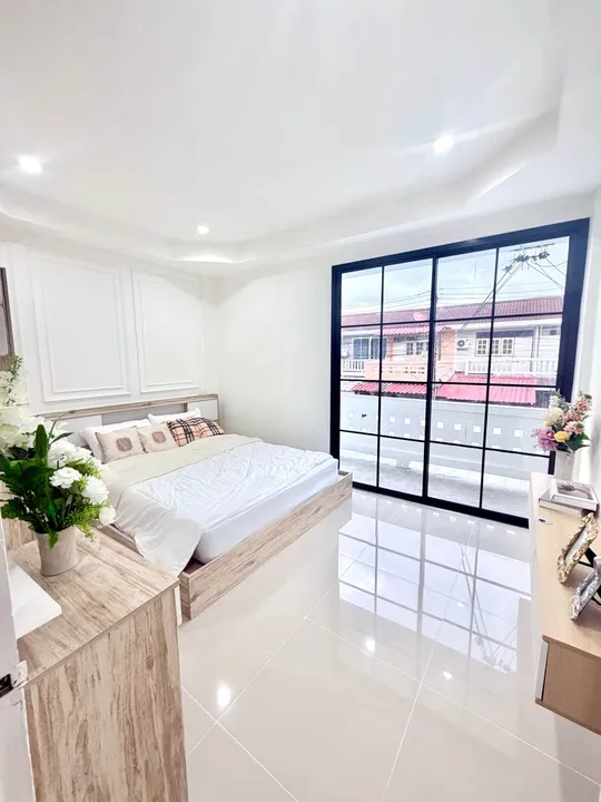2 Bedroom Townhouse for sale at Kijthavee Villa