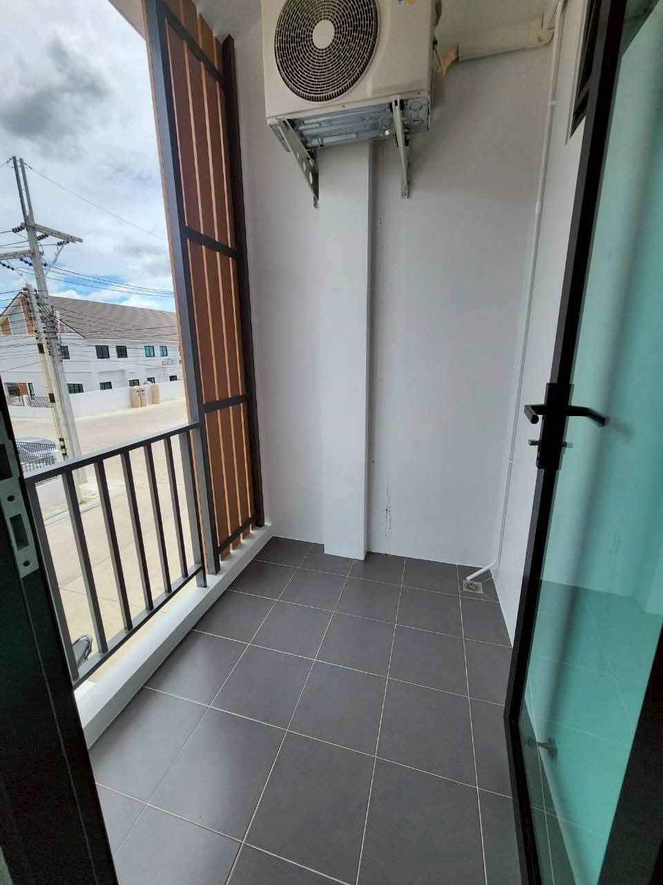 3 Bedroom Townhouse for rent at Zensiri