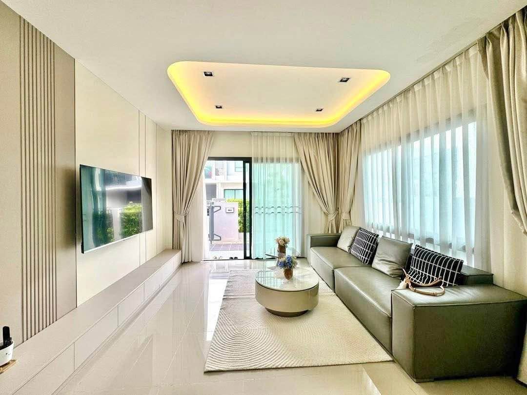 4 Bedroom House for rent at Patta Element