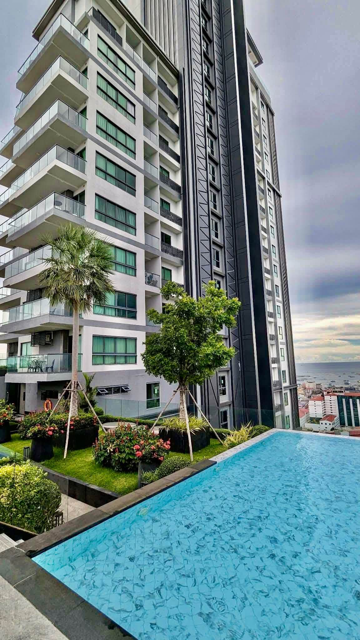 1 Bedroom Condo for rent at Arcadia Millenniam Tower