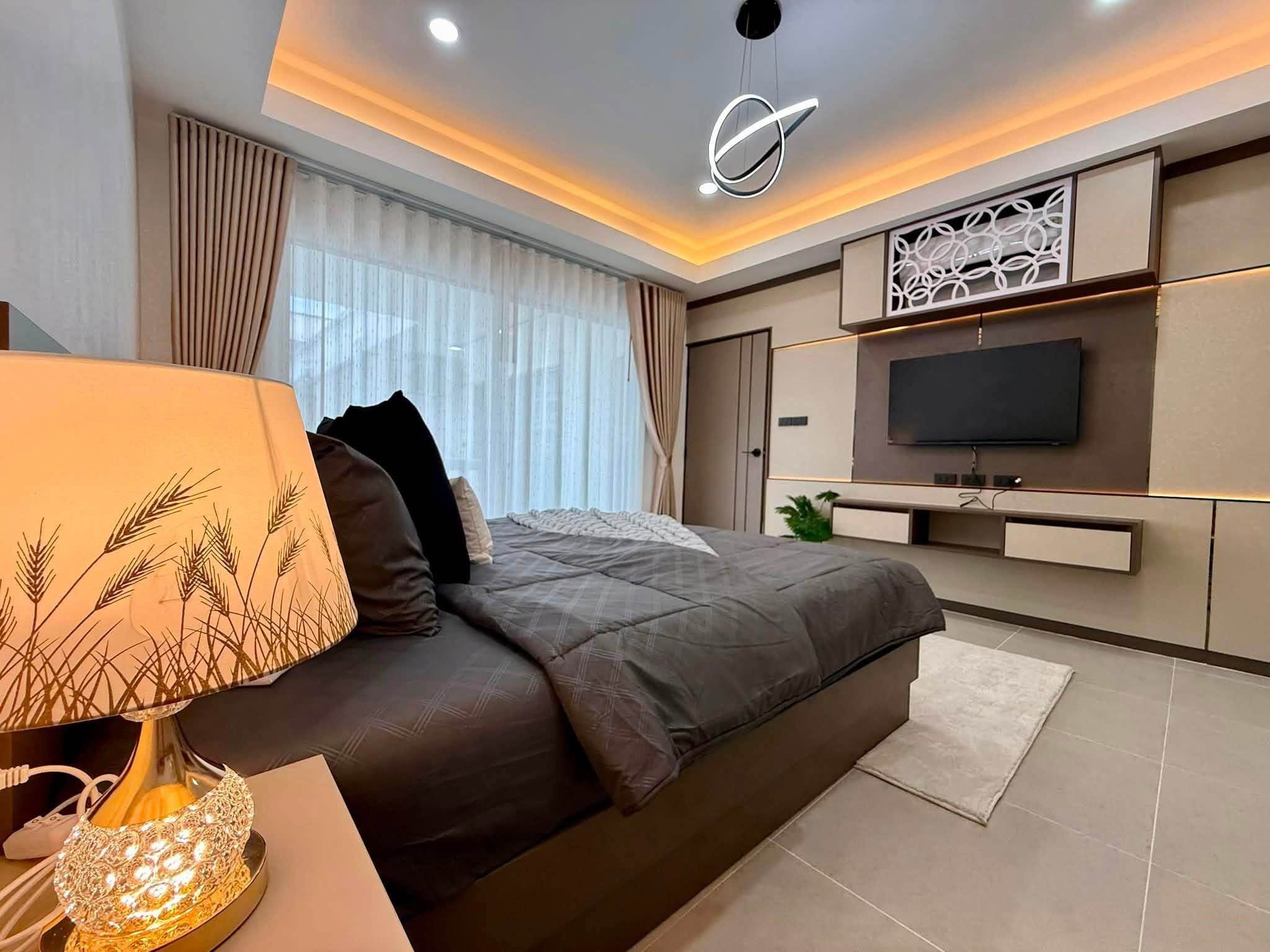 2 Bedroom Condo for sale at The Majestic Jomtien