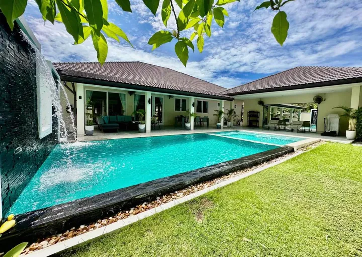 Photo from a listing at Garden Ville 5