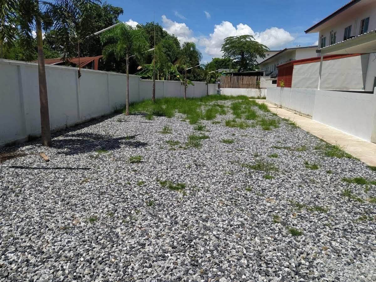 3 Bedroom Townhouse for rent in Krating Lai