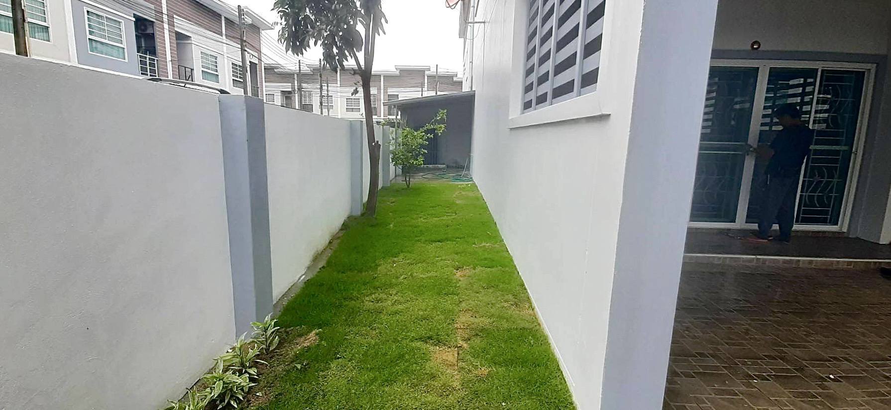 3 Bedroom Townhouse for sale at Phornthep Garden Ville 9